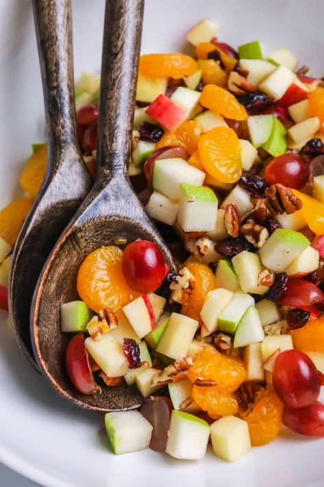 Thanksgiving Fruit Salad, Thanksgiving Fruit, Easy Healthy Side Dishes, Fall Fruits, Easy Thanksgiving, Dried Cranberries, Thanksgiving Side Dishes, Sweet And Sour Pork, Healthy Side Dishes