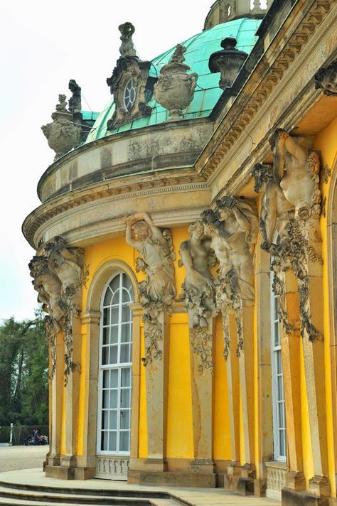 Palacio de Sanssouci Schloss Sanssouci Postdam, Berlin. Rococo Architecture, Sanssouci Palace, German Architecture, Family Heritage, Louis Xiv, Ancient Architecture, Jena, Rococo, Dresden