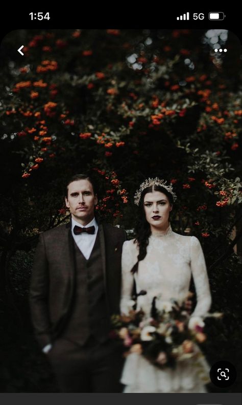 Wedding Photos Gothic, Gothic Wedding Couple, Fall Wedding Gothic, Dark Harvest Wedding, Gothic Bride And Groom, 90s Grunge Wedding, Gothic Wedding Photoshoot, Goth Cottagecore Wedding, American Gothic Wedding