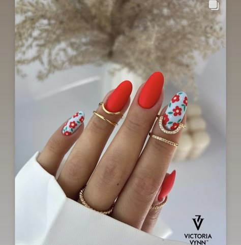 Summer Acrylic Almond Nails, Summer Red Nails Designs, Nail Colors Matte, Matt Nails Design, Summer Nails Matte, Red Nail Designs Summer, Red Nail Colors, Red Nails Art, Summer Red Nails