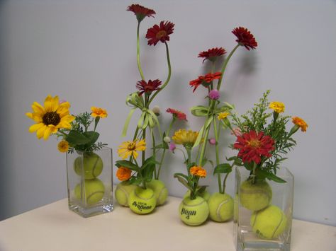 Tennis vases..anyone can do something like this. Tennis Ball Crafts, Gala Centerpieces, Tennis Decorations, Tennis Party Decorations, Sports Banquet, Club Events, Tennis Party, Tennis Event, Award Ideas