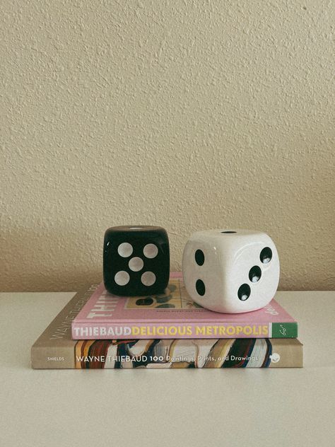 Thrifted dice coffee books Fun House Decor, Dice Decor, Funky Room Decor, Quirky Apartment, Funky Room, Quirky Kitchen, Cosy Room, College Apartment Decor, Fun House