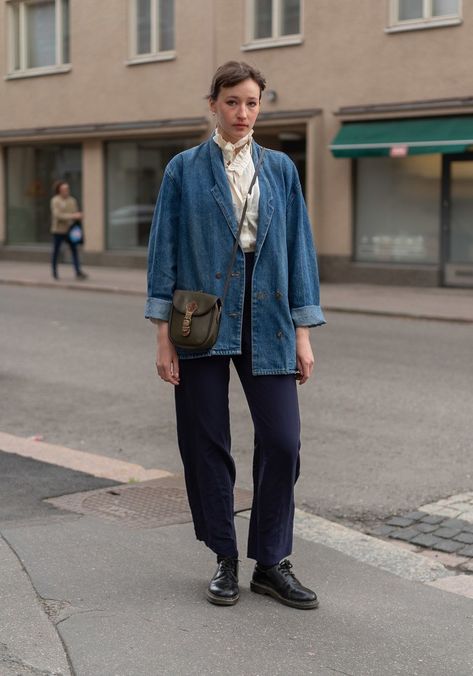 White Chiffon Shirt, Hel Looks, Thrifted Style, Dress Like A Parisian, Street Style Blog, Vintage Trends, Outfit Vintage, Looks Street Style, White Chiffon