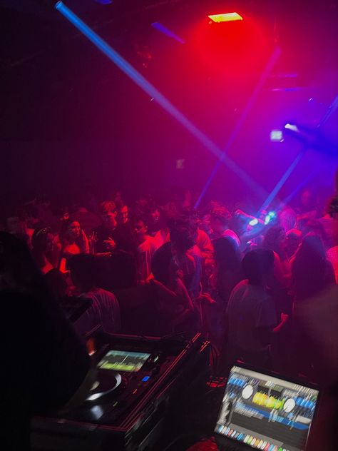 #dj #party #club #london #nightlife #scene Club Scene Aesthetic, London Club Aesthetic, Project X Party, Lovers And Friends Dress, Dj Events, London Club, London Nightlife, Drawing Materials, Dj Club