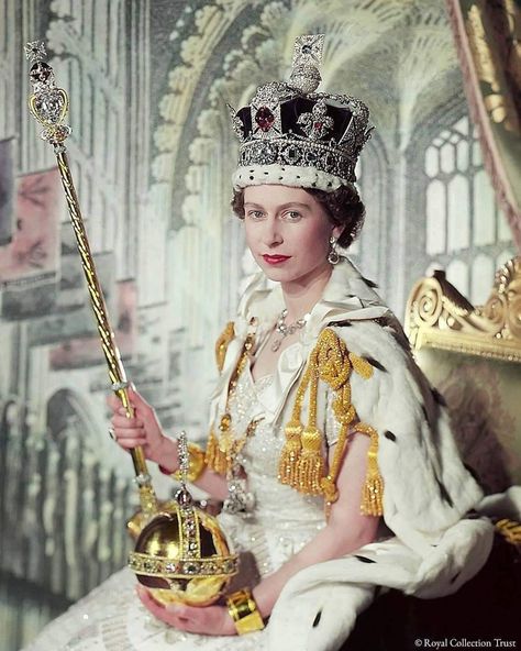 Ratu Elizabeth, British Crown Jewels, Young Queen Elizabeth, Royal Family Portrait, Royal Crown Jewels, Princesa Real, Rainha Elizabeth Ii, Royal Collection Trust, Afrique Art