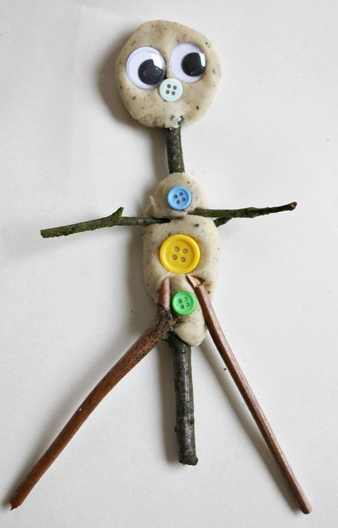 making-a-stick-man-with-play-dough The Scarecrows Wedding, Mat Man, Funky Fingers, Forest School Activities, Leaf Animals, Man Projects, Art And Craft Materials, Man Crafts, Stick Man