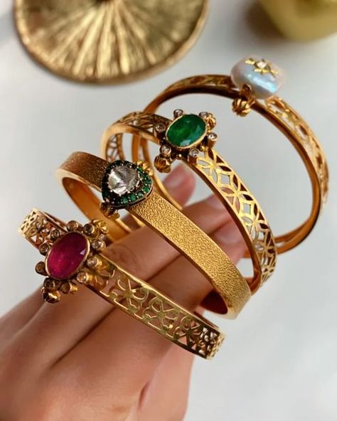 ARNAV-Jewellery from the heart on Instagram: "#ACCENTUATE Whether you pair them with other bangles or wear it as a single piece, bangles are an easy way to achieve an elegant and flawless look. To know more about how you can make these 22k GOLD bangles yours, you can call or WhatsApp us on +919986001216 or email us at support@arnav.in #webelieveinhandmade #jewelleryrevivalist #bridalcollection #weddingjewellery #bangles #kada #bespoke #bespokejewellery #custommadejewellery #highfashion #jewe Arnav Jewellery, Gold Kada, 22k Gold Bangles, Wedding Jewelry Sets Bridal Jewellery, Antique Necklaces Design, New Gold Jewellery Designs, Gold Earrings Models, Antique Gold Jewelry Indian, Bangles Gold