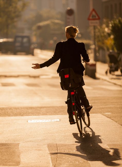 Bicycle Chic, Cycling City, Urban Cycling, Bicycle Mountain Bike, Bike Cycle, Cycle Chic, Urban Bike, Riding A Bike, I Want To Ride My Bicycle