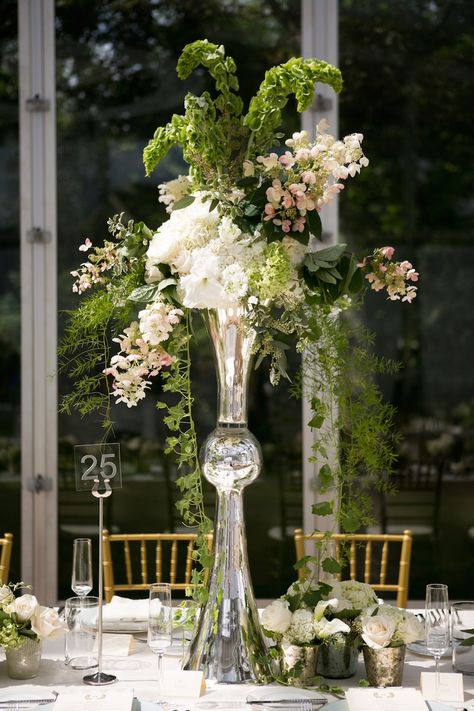 Contemporary Wedding Centerpieces, Tall Floral Centerpieces Wedding, Trumpet Vase Centerpiece, Silver Centerpieces, Tall Vase Centerpieces, Tall Flower Arrangements, Tall Wedding Centerpieces, Large Flower Arrangements, Metallic Wedding