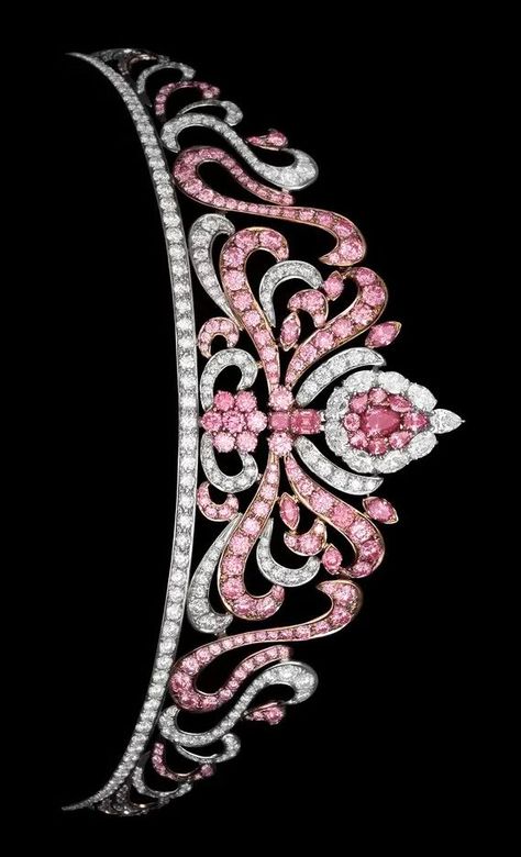 Argyle Pink Diamonds, Australian Gold, Pink Diamonds, Diamond Tiara, Jewelry Companies, Pink Diamond, Queen Elizabeth Ii, High Jewelry, Queen Elizabeth