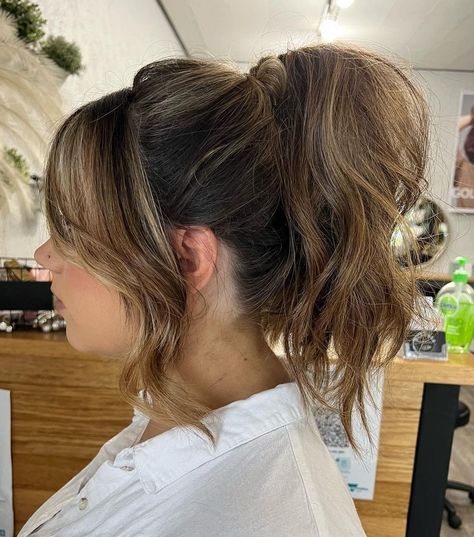 Medium Messy High Ponytail Messy High Pony, Night Out Hair, Textured Ponytail, Messy High Ponytails, Pony Hairstyle, Texturizing Hair, Night Out Hairstyles, Pony Hairstyles, High Pony