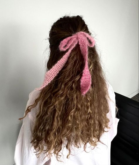 Crochet Hair Bows Mohair, Mohair Bows Hair, Crochet Hair Accessories Aesthetic, Crochet Bow For Hair, Mohair Hair Bows, Crochet Bows Hair, Knitted Hair Bows, Crochet Mohair Bows, Crochet Bow Hair Tie