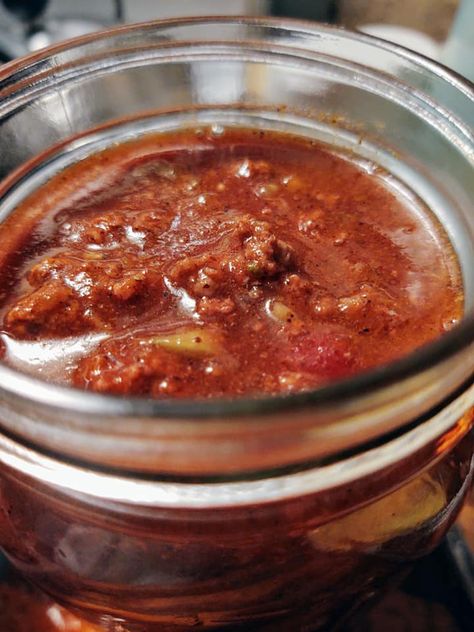 Pressure Canned Chili Recipe, Pressure Can Chili, How To Can Chili, How To Can Chili With Meat, Pressure Canning Chili With Meat, Canning Leftovers, Canned Chili Recipes, Canning Chili With Meat And Beans, Chili Base Recipe