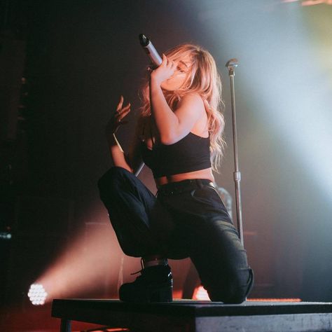 CHRISSY COSTANZA Blonde Singer, Singer Aesthetic, Chrissy Costanza, Dancer Lifestyle, Magical Night, Singing Career, Singer Dr, Dream Music, Famous Singers