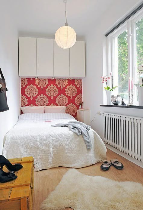 5 Tips For Tiny Bedrooms Swedish Bedroom, Ikea Trones, Narrow Bedroom, Small Bedroom Designs, Small Bedroom Decor, Small Room Design, Tiny Bedroom, Simple Bedroom, Remodel Bedroom