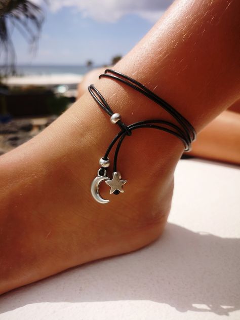 This Anklets item by designsbykekugi has 548 favorites from Etsy shoppers. Ships from Spain. Listed on Aug 10, 2024 Diy Ankle Bracelets, Leather Anklets, Etsy Jewelry Handmade, Look Boho Chic, Anklet For Women, Drip Drip, Beautiful Anklet, Bohemian Style Jewelry, Beaded Ankle