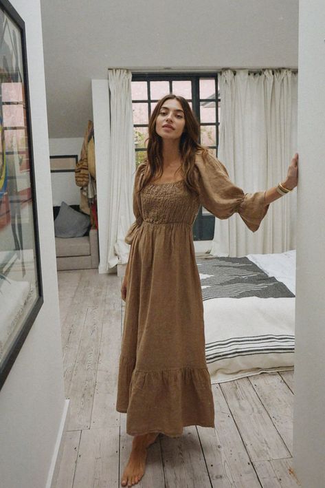 Farmhouse Dress, Casual Dress Long Sleeve, Feminine Comfortable Outfits, Boho Casual Dress, Earth Tone Dresses Casual, Organic Dresses, Earth Tones Dress, Neutral Modest Outfits, Long Sleeve Linen Dress