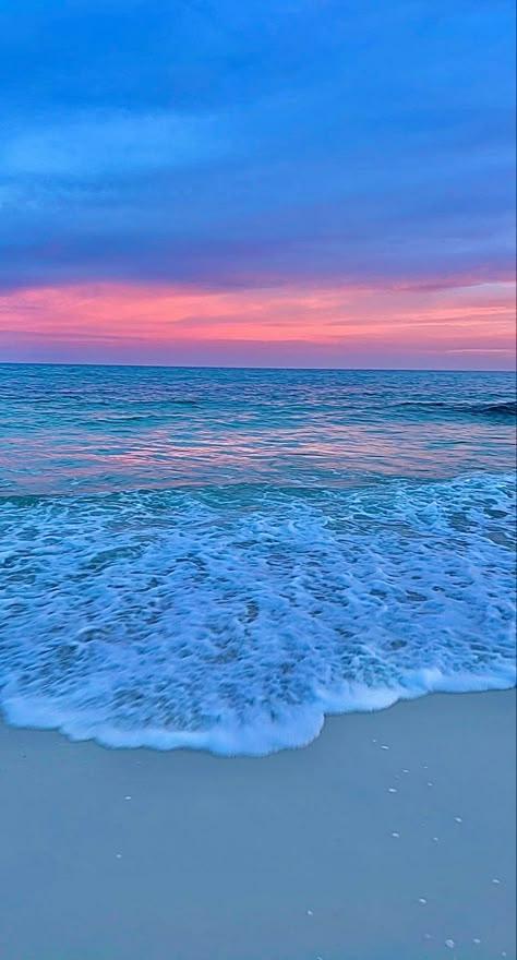 Beautiful Beach Wallpaper Iphone, Sunset Wallpaper On The Beach, Pretty Beach Photos, Beach Theme Wallpaper Iphone, Pretty Beach Pictures, Pretty Summer Wallpapers, Florida Beach Wallpaper, Preppy Beach Sunset, Zepeto Background Beach