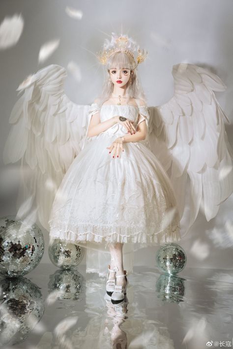 Angel Cosplay, Funny Cosplay, Fairy Festival, Sparkle Wedding Dress, Lolita Outfits, Fantasy Dresses, Kawaii Fashion Outfits, Fashion Photography Inspiration, Victorian Clothing