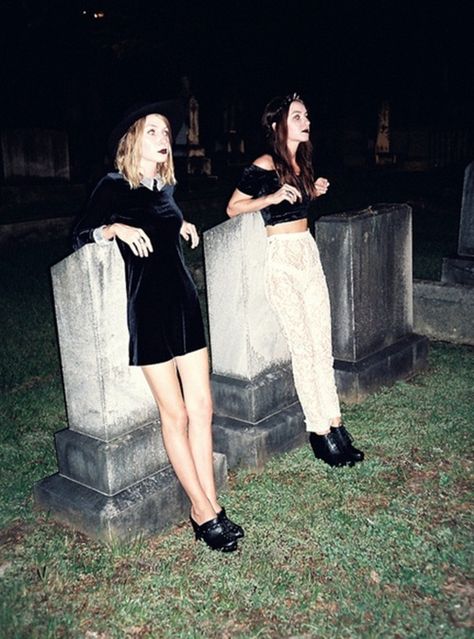 grunge Cemetery Shoot, Goth Photoshoot, Spooky Shoot, Outfit Designer, Crystal Castles, Scene Girl, Internet Girl, Beautiful Chaos, Tokyo Street Fashion