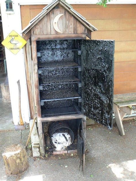 Homemade Smokers, Build A Smoker, Backyard Smokers, Smoker Designs, Diy Smoker, Smoker Plans, Wood Smokers, Fish Smoker, Homemade Smoker