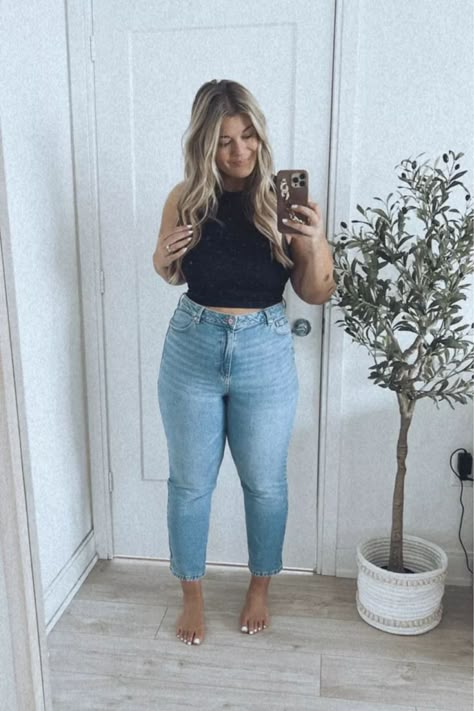 Midsize Curve Friendly Jeans - wearing a size 32 Long but could do a 31 Long - both US and Canada links are there to shop #LTKstyletip#LTKcurves#LTKSeasonal Jeans Midsize, Outfit Ideas Jeans, Outfit Edit, Midsize Outfit, Trendy Mom Outfits, Mom Fits, Midsize Outfits, Midsize Style, Midsize Fashion