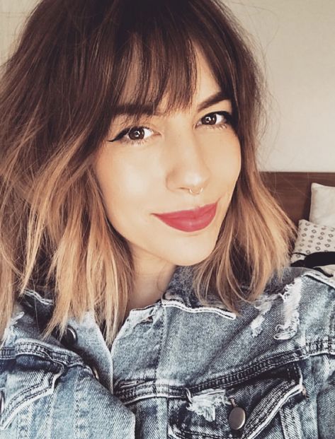 Brown Balayage Short Hair With Bangs, Balayage With Bangs Short, Short Brunette Balayage Hair With Bangs, Short Balayage Hair With Fringe, Hair Color Ideas For Short Hair Bobs Balayage, Ombre Short Hair With Bangs, Bob Balayage With Bangs, Short Hair Bangs Balayage, Short Bob With Bangs Balayage