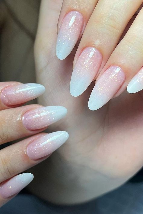 44 Super Chic Baby Boomer Nails for a French Ombré Mani Baby Pink Ombre Nails, Ombre White Nails, French Ombre Nails Glitter, Ombré Almond Nails, Pink Oval Nails, Baby Boomer Nails, Pink Stiletto Nails, Blush Pink Nails, Baby Boomers Nails