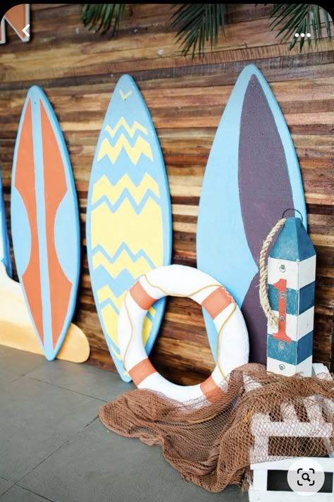 Beach Theme Photo Backdrop, Surf Theme Party Decorations, Diy Surfboard Decor Party, Surfing Theme Party, Beach Themed Party Decor, Surf Party Decorations, Beach Theme Decorations, Surf Theme Party, Summer Themed Party