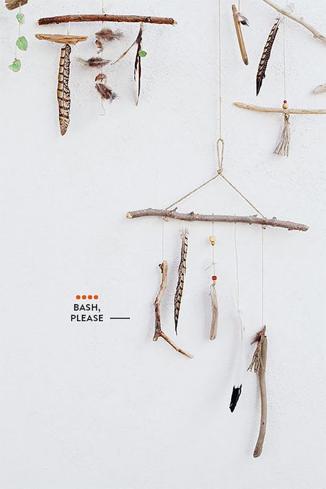 DIY Summer Wall Hangings Stick Mobile, Feather Mobile, Happy Crafts, Handmade Charlotte, Love Fest, Diy Summer, Wall Hanging Diy, Summer Diy, Nature Crafts