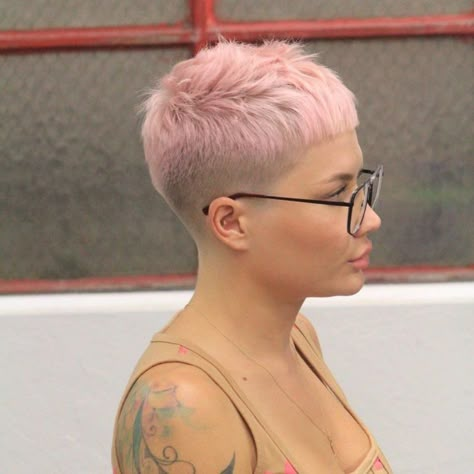 Pink Buzzcut, Butch Haircuts, Shaved Pixie Cut, Shaved Pixie, Haircuts To Try, Super Short Hair, Blonde Pixie Cuts, Very Short Hair, Pixie Haircuts