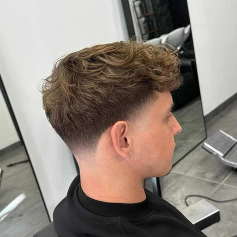 classic low taper Taper Fade Textured Top, Taper Fade Short Hair, Men Fade Haircut Short, Mid Fade Haircut, Low Taper Fade Haircut, Mens Haircuts Short Hair, Modern Short Hairstyles, Crop Haircut, Gents Hair Style