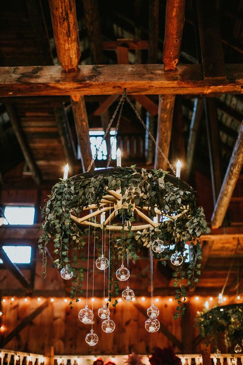 Diy Rustic Chandelier Wedding, Diy Chandelier For Wedding, Wagon Wheel Chandelier Wedding, Diy Wedding Chandelier Ideas, Diy Chandelier Wedding, Wagon Wheel Wedding Decor, Barn Wedding Chandelier, Diy Wedding Chandelier, Wedding Chandelier Ideas