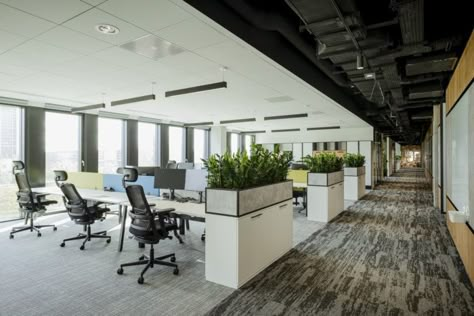 Honeywell Offices - Katowice Modern Office Design Inspiration, Open Office Layout, Open Concept Office, Open Office Design, Business Office Decor, Open Space Office, Office Design Inspiration, Office Interior Design Modern, Office Space Design