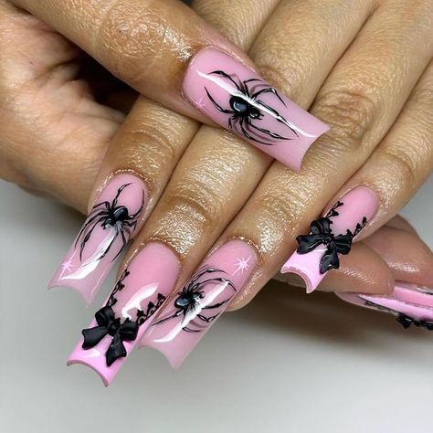 Get tangled up in Halloween fun with these webbed Halloween nails. Perfect for spider enthusiasts and spooky lovers alike! 🕸🕷 #HalloweenNails #SpiderWebNails #SpookyNails Halloween Stiletto, French Press On Nails, Halloween Press On Nails, Nail Art Salon, Glossier Pink, Nail Type, Professional Nail Art, Nails For Women, Nail Length