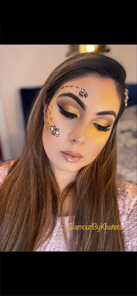 Honey Makeup Halloween, Honey Bee Face Painting, Bumble Bee Face Makeup, Honey Bee Makeup Look, Honey Costume Diy, Bumble Bee Halloween Makeup, Halloween Bee Makeup, Bee Face Makeup, Bumble Bee Makeup Halloween