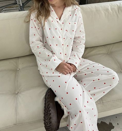 Heart Print Long Sleeve Button Shirt Top Pants 2 Piece Nightwear Matching Pjs Loungewear Outfits Perfect for Valentine day with boyfriend Lounge Pants Outfit, Pajamas Cute, Floral Pajama Set, Matching Pjs, Loungewear Outfits, Women Pajamas, Floral Pajamas, Long Sleeve Knit Dress, Button Up Long Sleeve