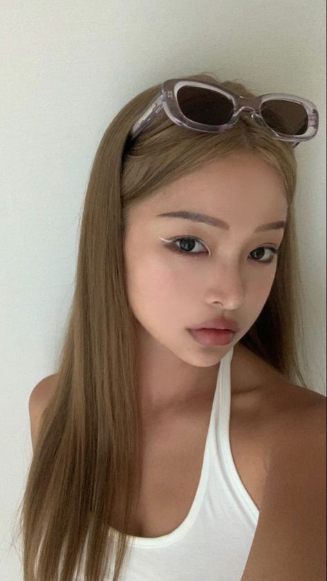 Korean Hair Color, Brown Hair Inspo, Honey Blonde Hair, Pretty Hair Color, Haircuts Straight Hair, Hair Stylist Life, Hair Dye Colors, Asian Hair, Hair Inspiration Color