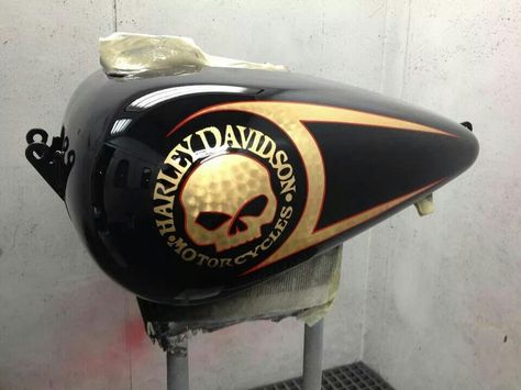 Motorcycle Tank Design, Simple Motorcycle, Gas Tank Paint, Motorcycle Gas Tank, Custom Motorcycle Paint Jobs, Мотоциклы Harley Davidson, Motorcycle Paint, Bike Tank, Kustom Paint