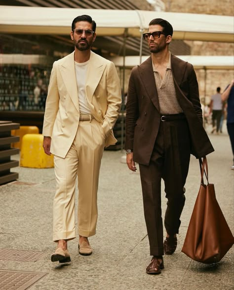 Florence Photoshoot, Street Style Suit, Mans Clothes, Summer Cocktail Attire, Gentleman Mode, Cocktail Attire Men, Suit Supply, Mediterranean Summer, Italy Florence