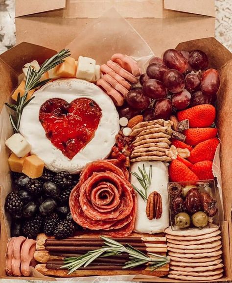 Valentine’s Day Cheeseboard, Valentines Day Cheese Board, Vday Charcuterie Board, Valentines Charcuterie Box Ideas, Charcuterie Board Ideas Valentines, Romantic Charcuterie Board For Two, Valentine Charcuterie Board Ideas, Valentine’s Day Charcuterie Board, Valentines Cheese Board