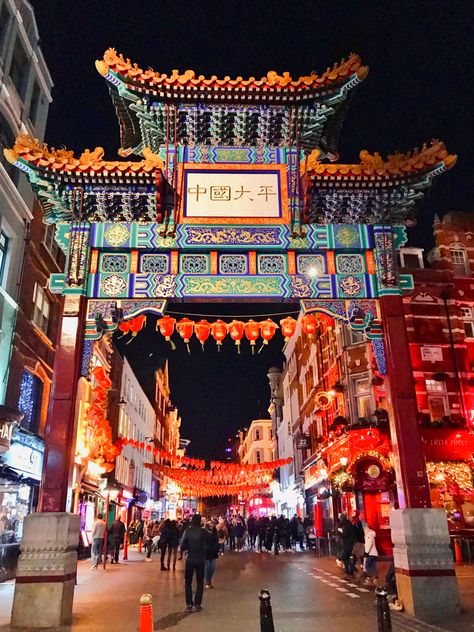 #london #chinatown #londonlife #uk #travrl #street #nightcity #city #red London Chinatown Aesthetic, Chinatown Aesthetic, London City Aesthetic, London Life Aesthetic, London Core, Chinatown London, London Brighton, London Market, London Vibes