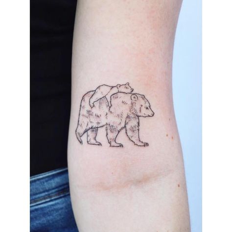 Momma Bear Tattoo Cubs, Bear Cub Tattoo, Momma Bear Tattoo, Cub Tattoo, Beer Tattoos, Cubs Tattoo, Mom Daughter Tattoos, Family Tattoo Designs, Small Tats