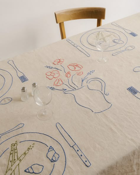 Affordable Aesthetic, Riso Print, Embroidered Tablecloth, Types Of Embroidery, 자수 디자인, Antique Linens, Aesthetic Home, Home Items, Chain Stitch