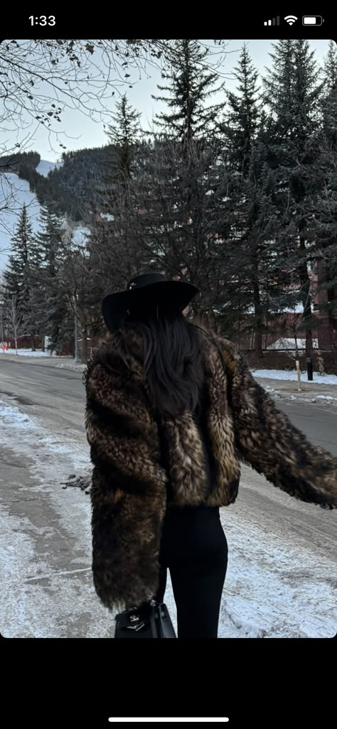 Jackson Hole Wyoming Winter, Cartier Aesthetic, Aesthetic Ralph Lauren, Winter Vacation Outfits, Apres Ski Outfits, Cool Girl Aesthetic, Kelsey Merritt, Nashville Style, Snow Trip