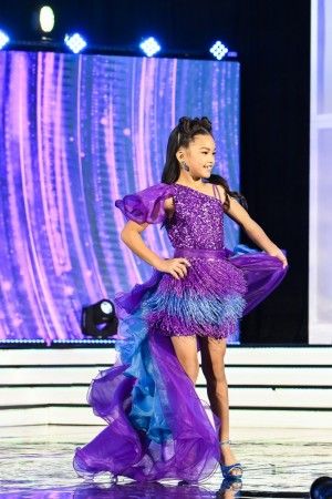 Best Fun Fashion Pageant Dresses: 2023 Edition - Pageant Planet Valentines Pageant Wear, Pageant Fashion Wear, Fun Fashion Pageant Outfit, Junior Miss Pageant, Fun Fashion Pageant, Pageant Interview Dress, Pageant Evening Gowns, Teen Pageant, Pageant Queen