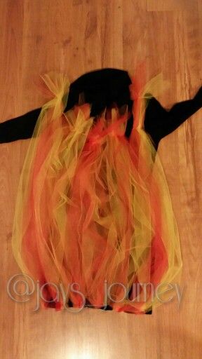 DIY FLAMES COSTUME Diy Flame Costume, Diy Fire Costume, Fire Costume Diy, Flame Costume, Witch Costume Diy, Fire Costume, Phoenix Costume, Dragons Love Tacos, Fire Fairy