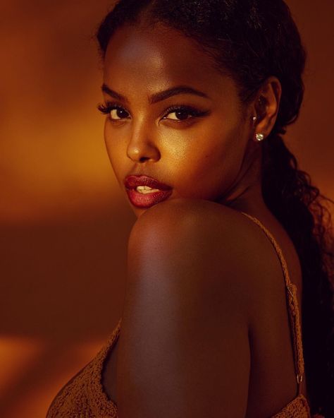 Photographie Portrait Inspiration, Photoshoot Themes, Pretty Skin, Dark Skin Women, African Beauty, Light Skin, Brown Skin, Black Is Beautiful, Beauty Skin