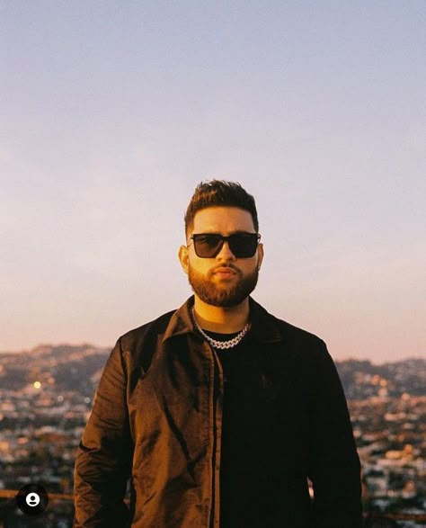 Karan Aujla Instagram, Karan Aujla, Action Pose Reference, Male Models Poses, Photos For Profile Picture, New Photo Download, Cute Rappers, Famous Singers, American Rappers