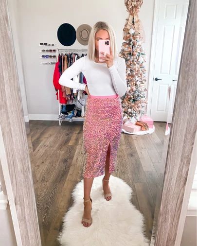 Pink Sequin Skirt Outfit, Skirt Party Outfit, Pink Sequin Skirt, Sequin Skirt Outfit, New Years Eve Outfit, Sequin Pencil Skirt, New Years Outfit, Eve Outfit, New Years Eve Outfits